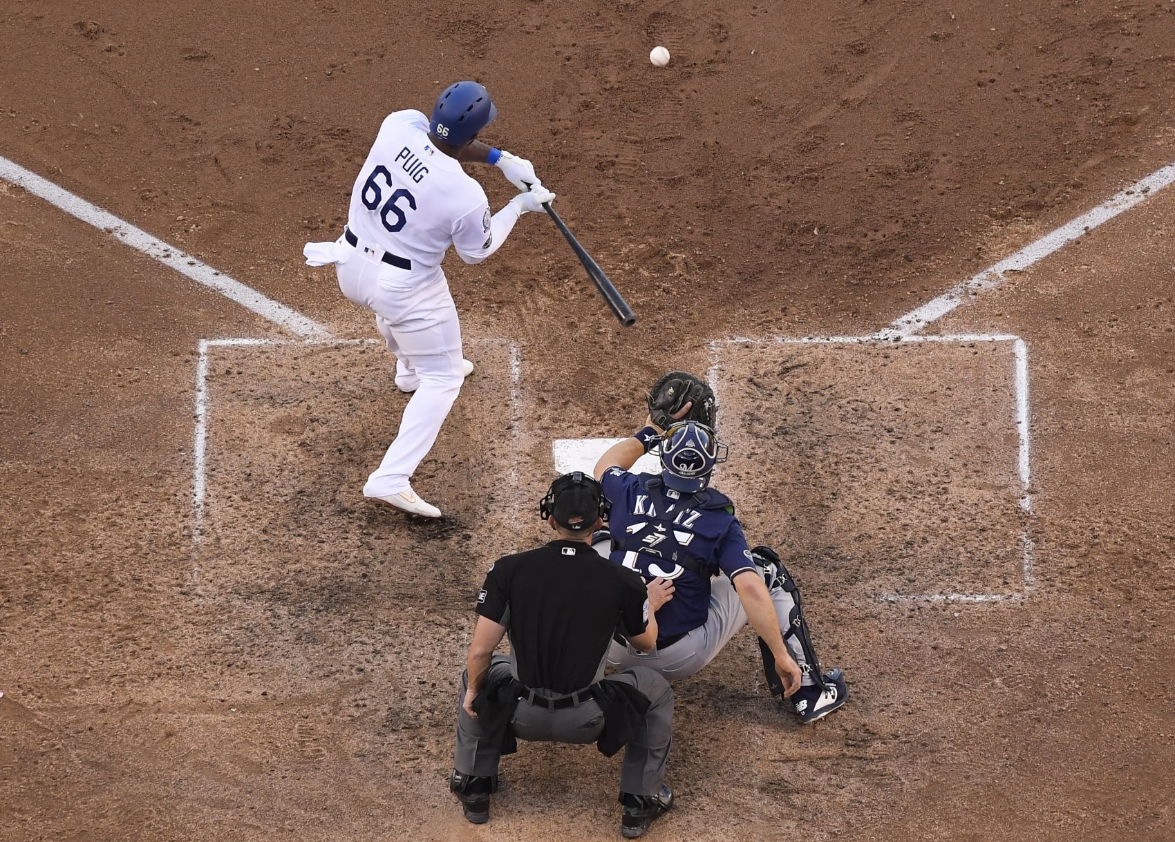 Dodgers 5, Brewers 2